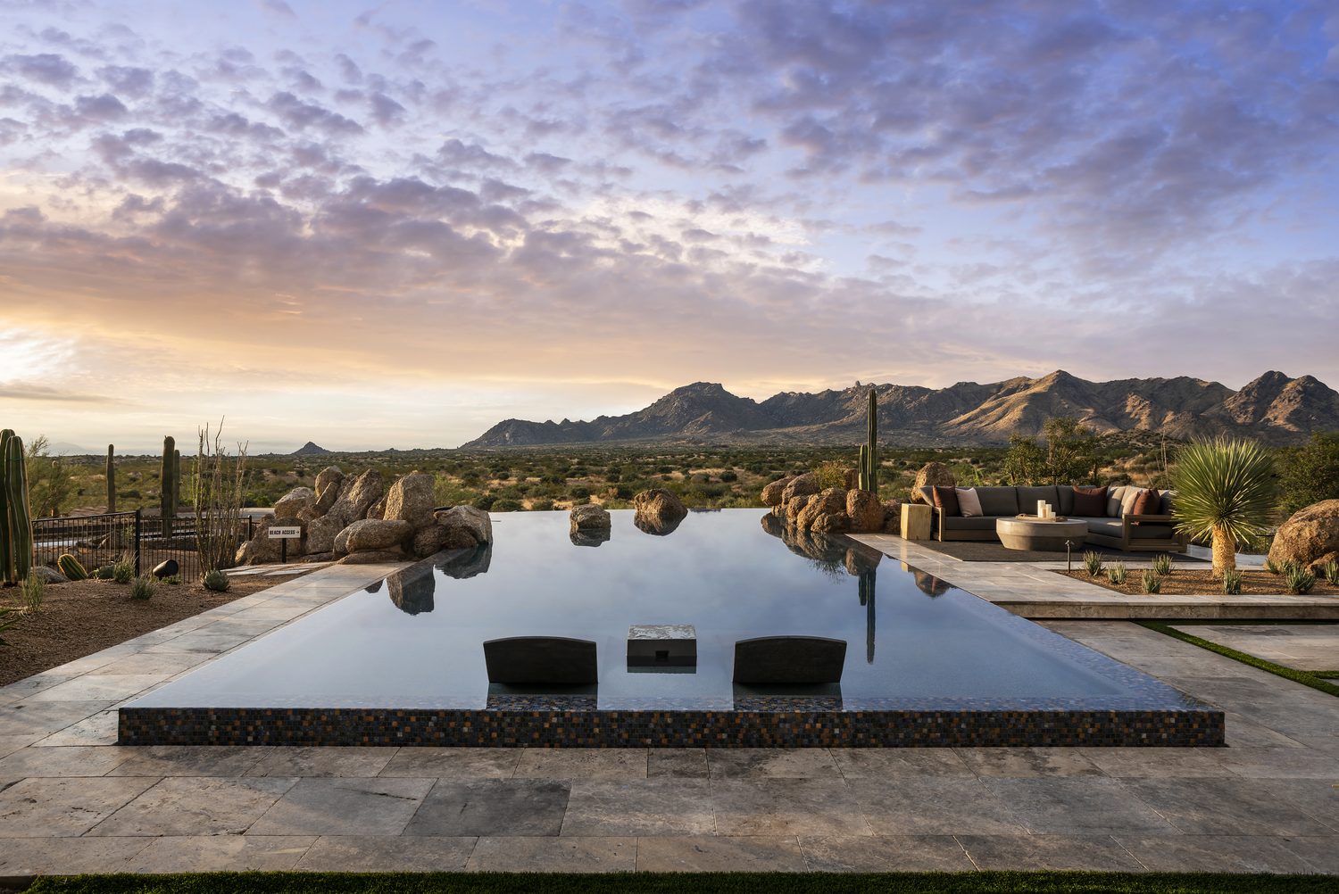 Negative-Edge Infinity Pool — pool in Scottsdale, AZ