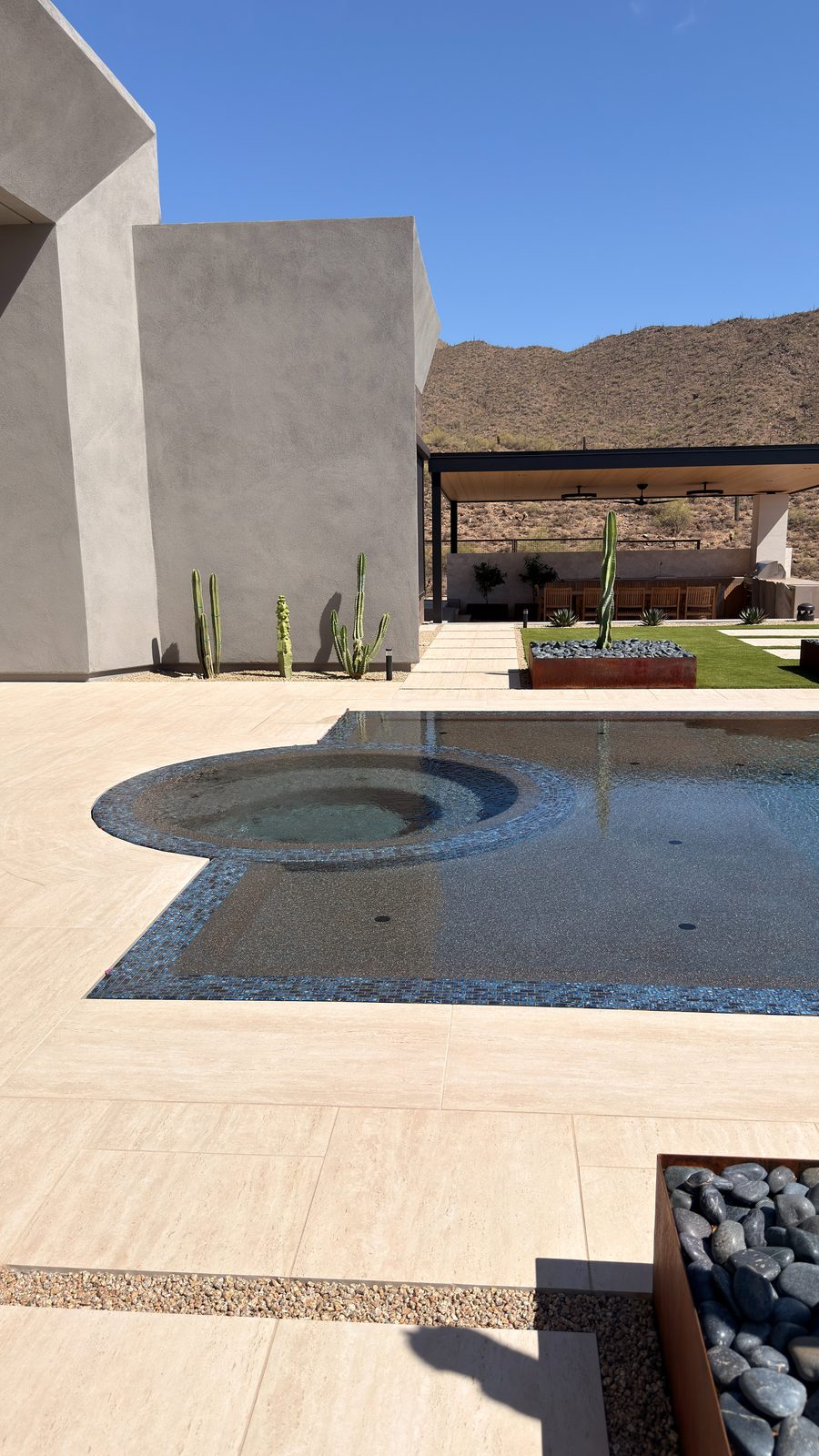 Negative Edge & Courtyard Wall &mdash; pool in Fountain Hills, AZ